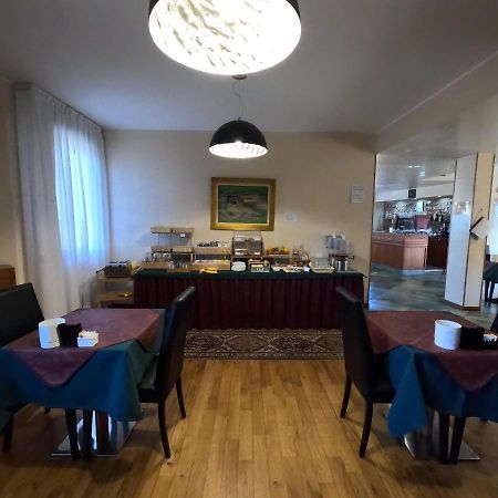 Hotel Air Bag Лоди Екстериор снимка