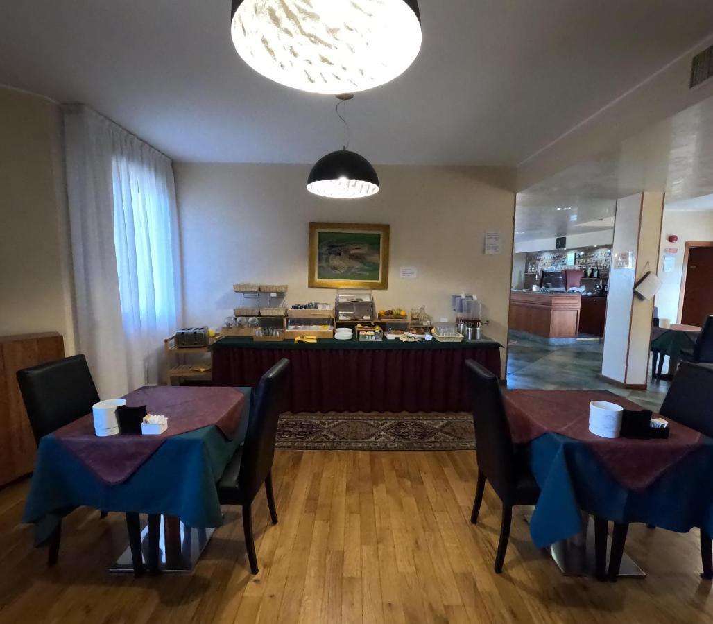 Hotel Air Bag Лоди Екстериор снимка
