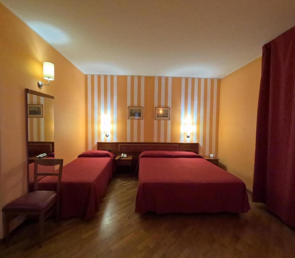 Hotel Air Bag Лоди Екстериор снимка