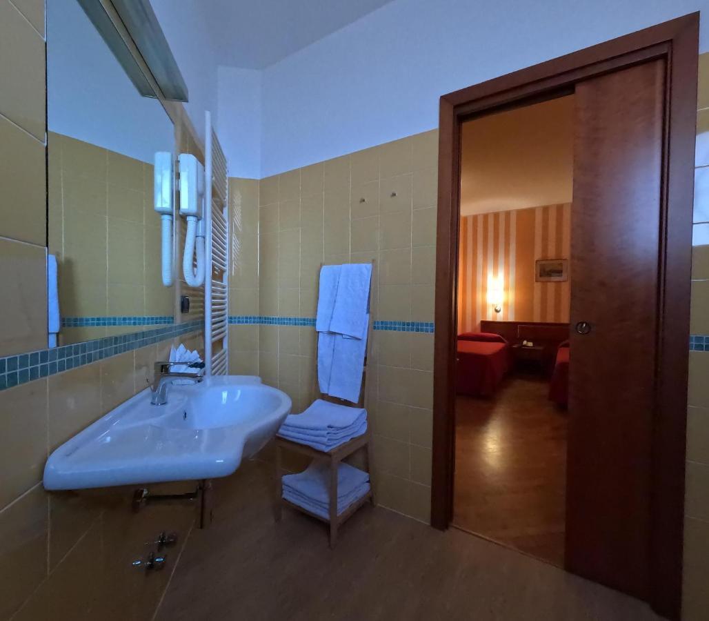 Hotel Air Bag Лоди Екстериор снимка