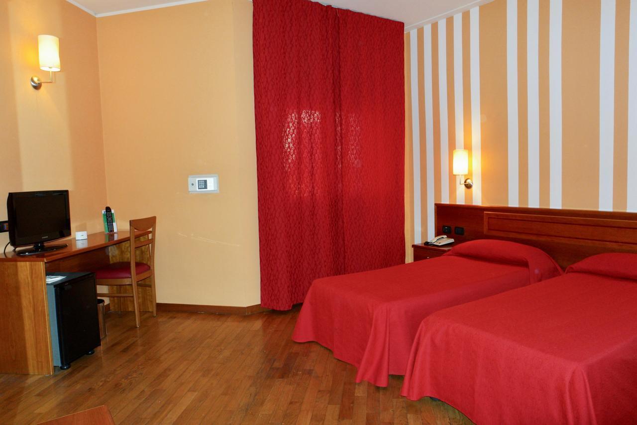 Hotel Air Bag Лоди Екстериор снимка