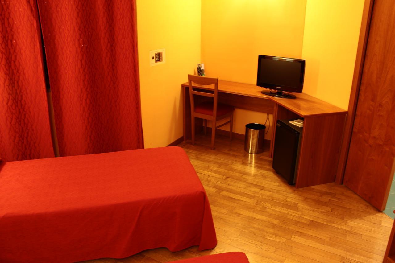 Hotel Air Bag Лоди Екстериор снимка