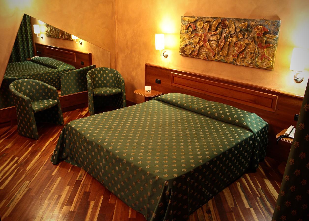 Hotel Air Bag Лоди Екстериор снимка